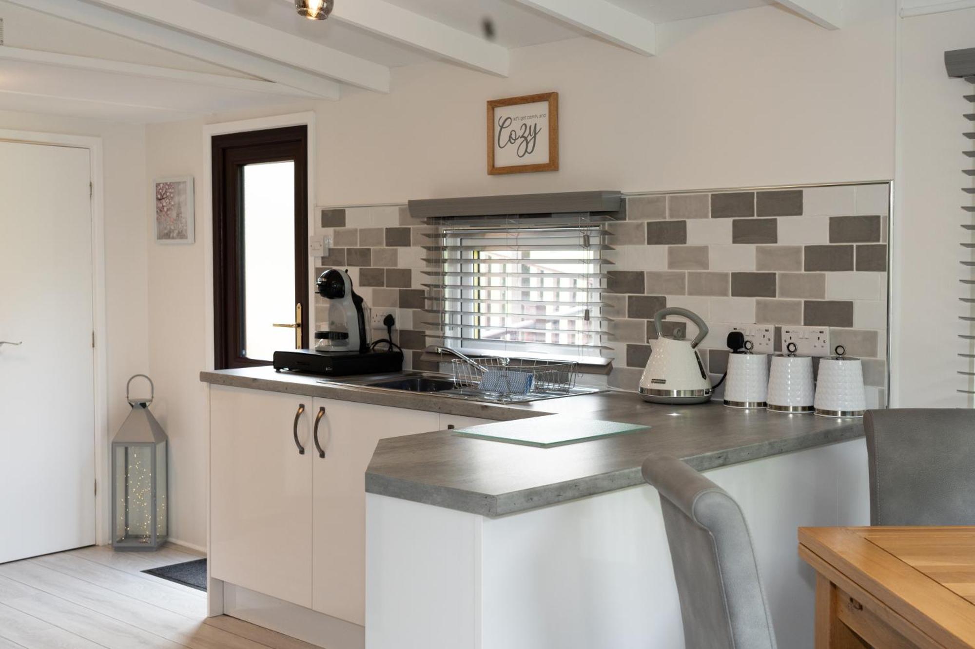 Lakeview Lodge, Builth Wells No Tradesmen Allowed 외부 사진